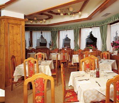 Hotel Pordoi - Fam Furgler Арабба Экстерьер фото